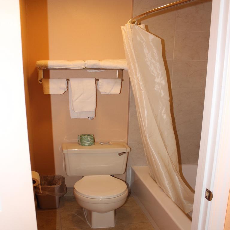 Budget Inn Lynchburg And Bedford Goode Chambre photo