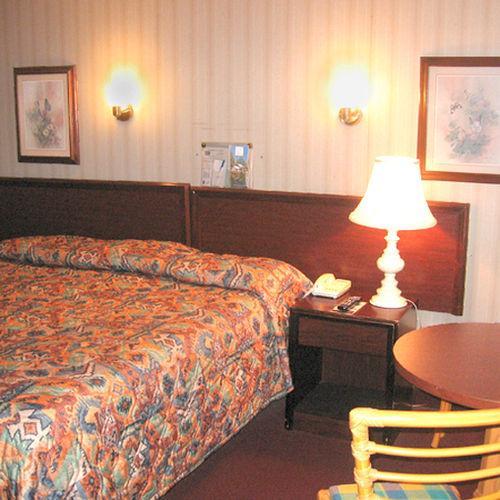 Budget Inn Lynchburg And Bedford Goode Chambre photo