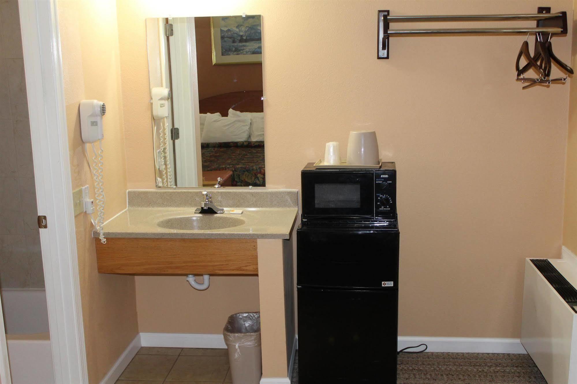 Budget Inn Lynchburg And Bedford Goode Extérieur photo